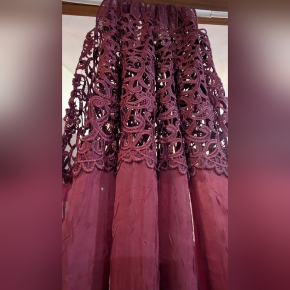 Burgundy Curtain With Gorgeous Lace Details. 2 Panels 83x50 each. - Picture 6 of 9